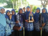 Penerimaan Piala PADUS guru SMPN 10 Kota Serang