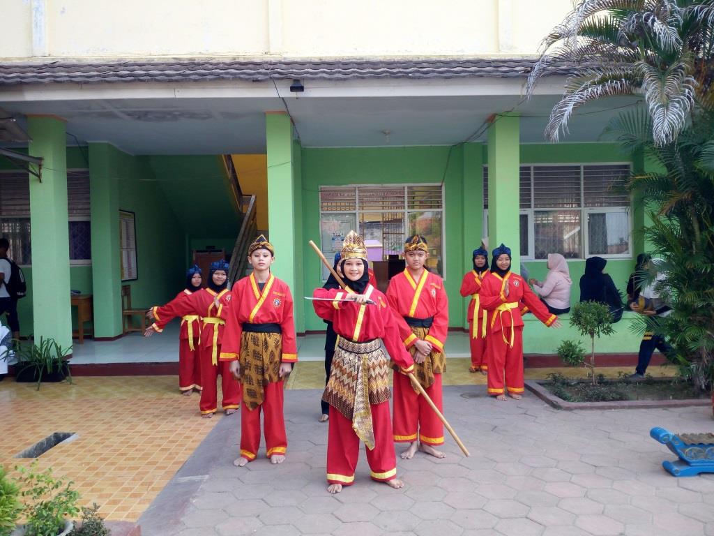 Penampilan Pencak Silat